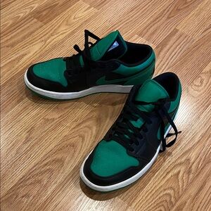 Emerald and Black Men's Air Jordan 1 Low Sneakers